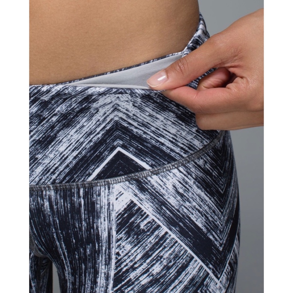 Lululemon Wunder Under Black White Crop Leggings - Picture 16 of 16